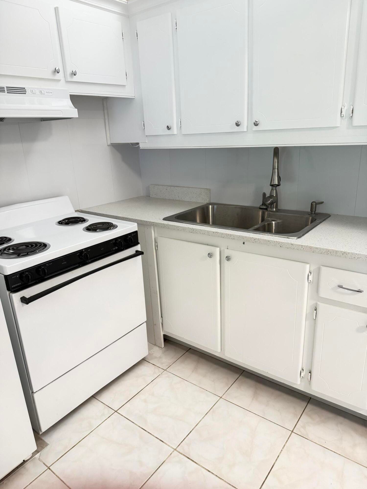 179 Windsor H — photo 2