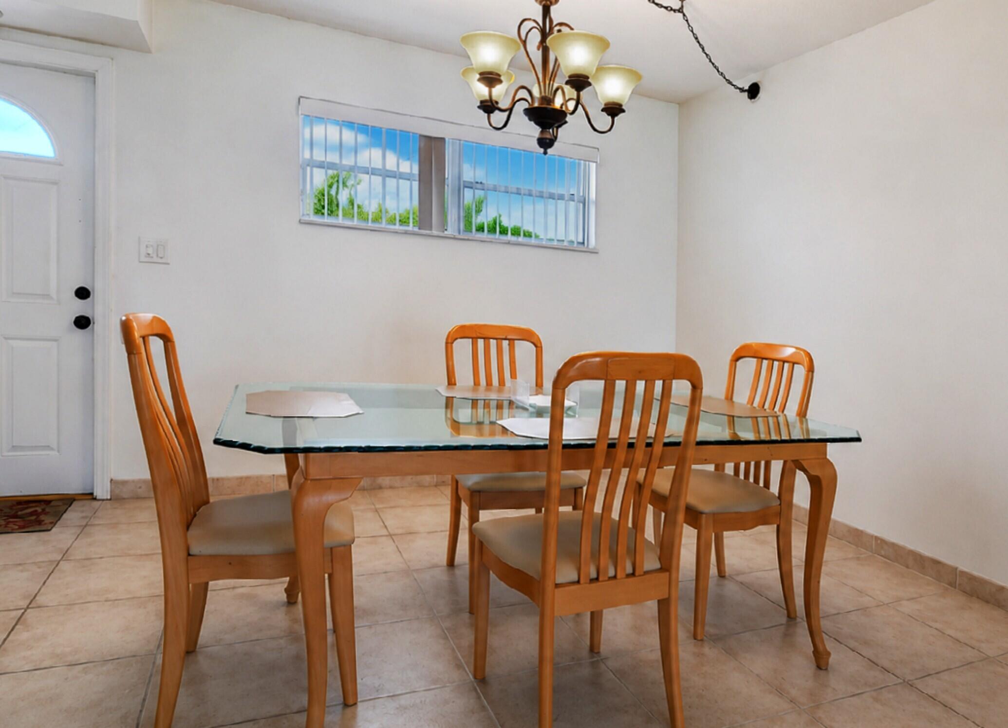 8962 S Hollybrook Boulevard 205, Pembroke Pines, FL 33025, Pembroke Pines
