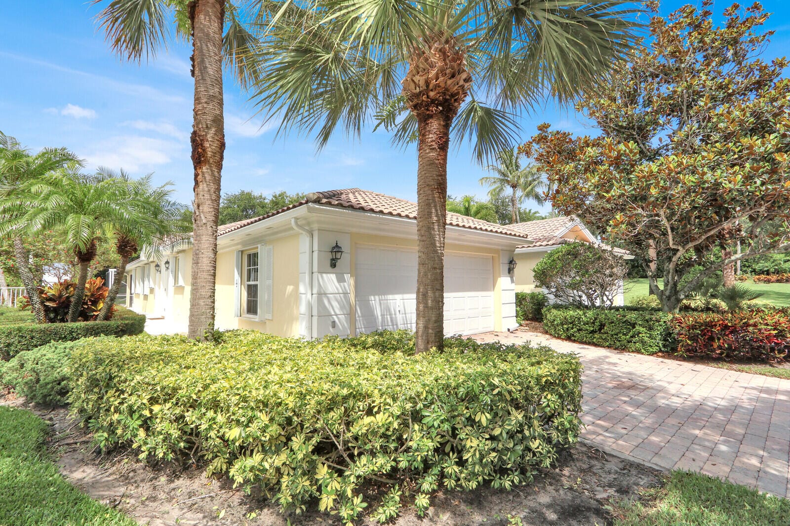 129 Euphrates Circle, Palm Beach Gardens, FL 33410 photo 4