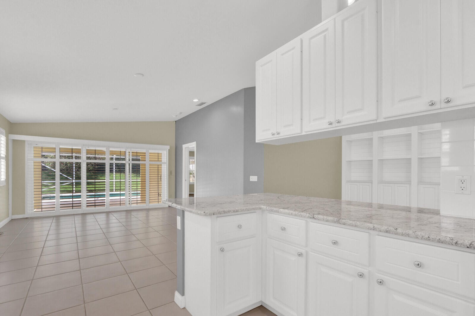 129 Euphrates Circle, Palm Beach Gardens, FL 33410 photo 8
