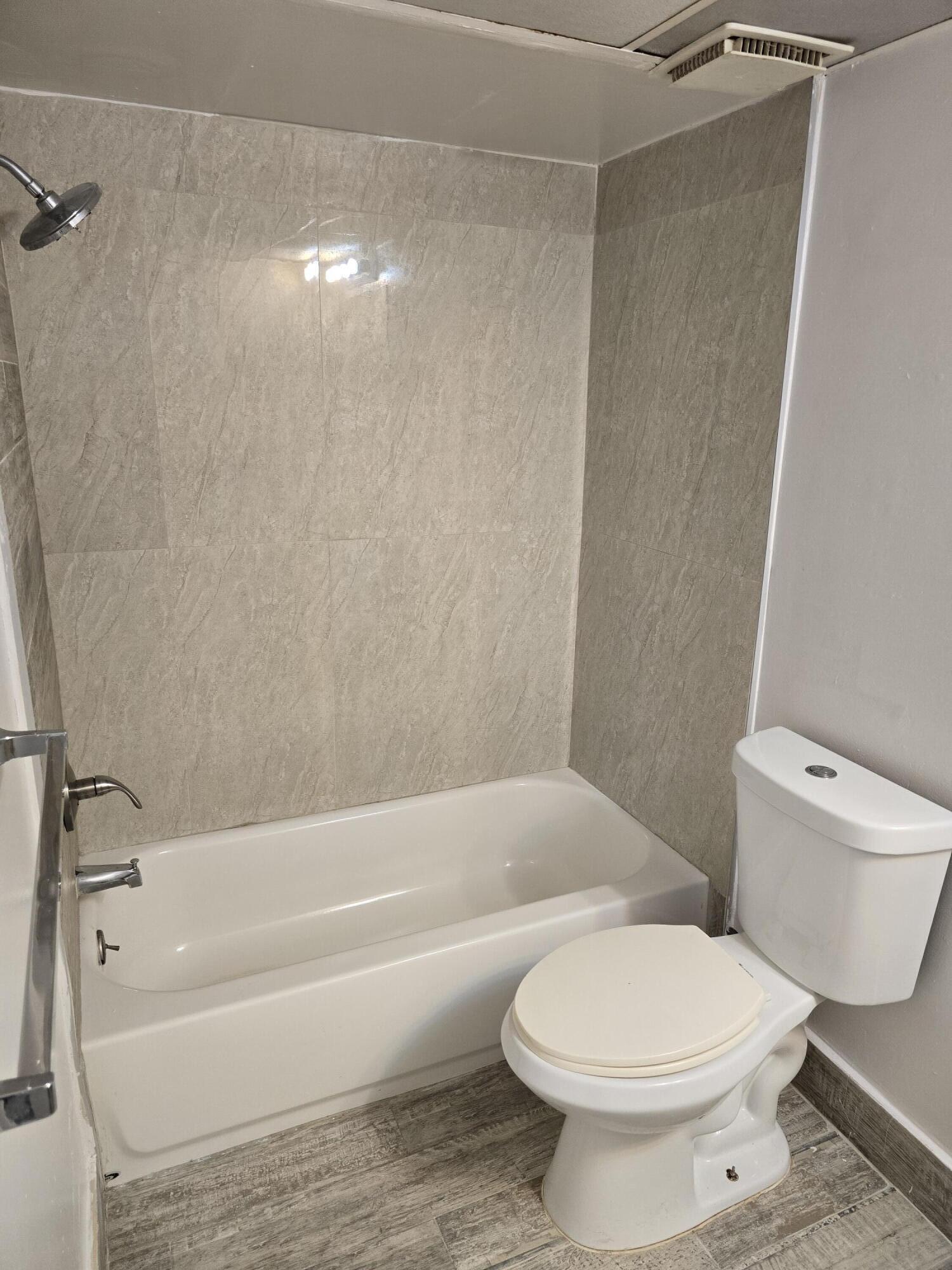 2830 Somerset Drive 203n, Lauderdale Lakes, FL 33311, Lauderdale Lakes