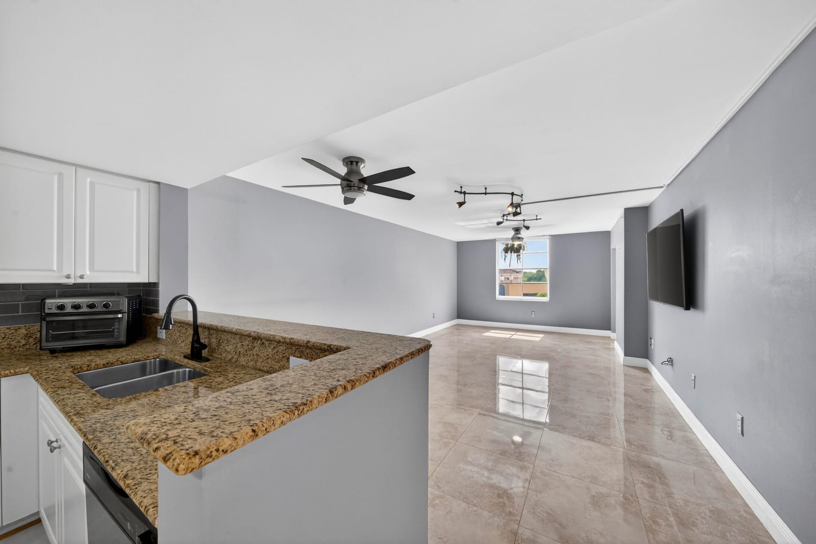 520 SE 5th Avenue 3209 — photo 2