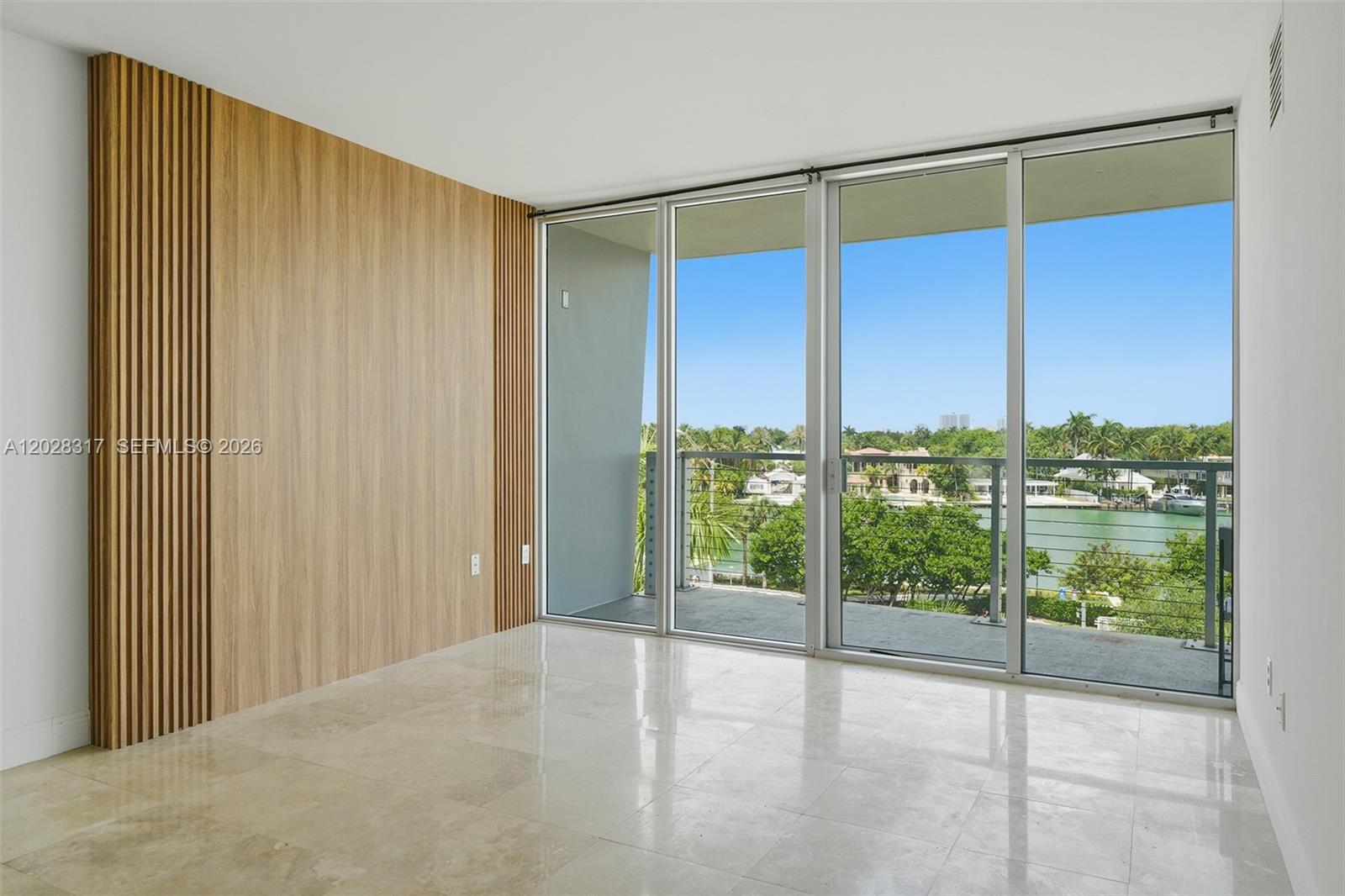 6305 Indian Creek Dr 5d 5D — photo 2