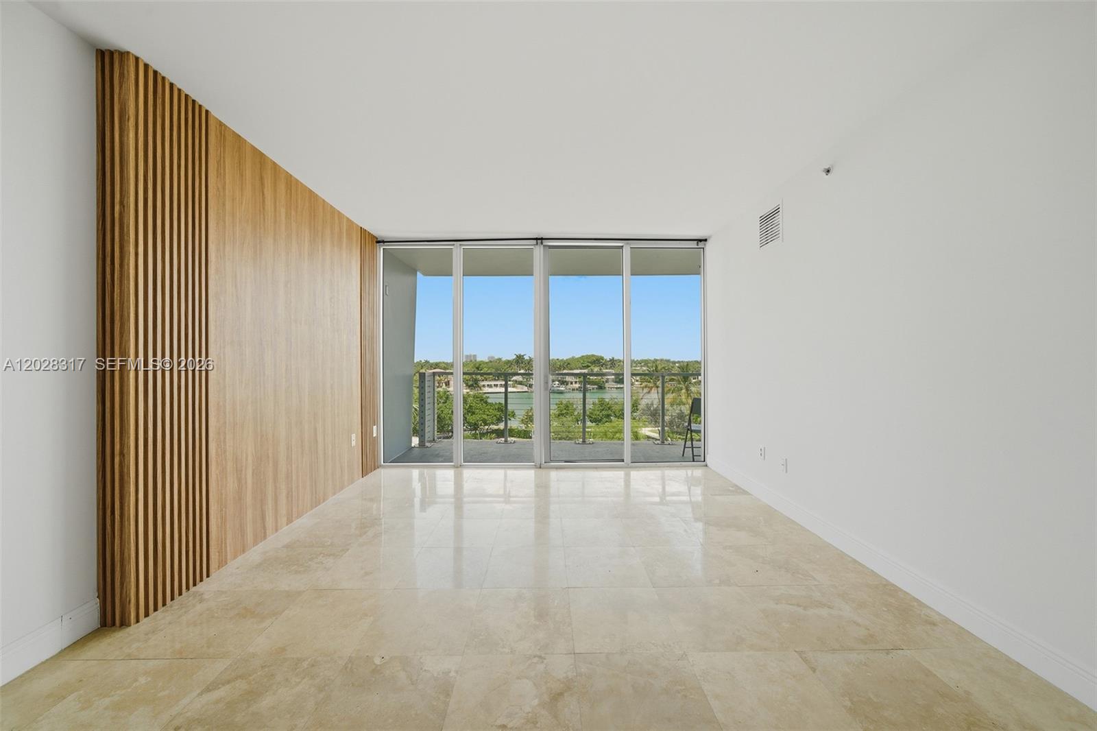 6305 Indian Creek Dr 5d 5D — photo 3