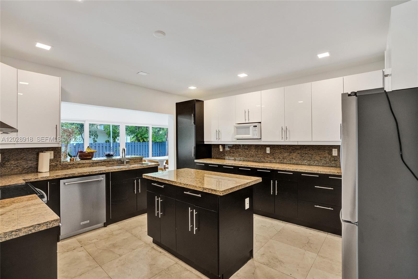18641 NE 21st Avenue, Miami, FL 33179 photo 24