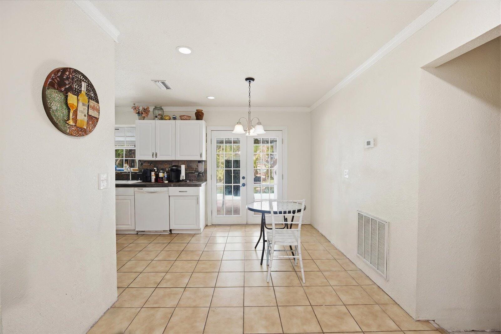 325 NW Dearman Street — photo 8