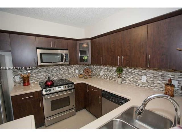 4540 NW 107 Avenue 101-11, Doral, FL 33178