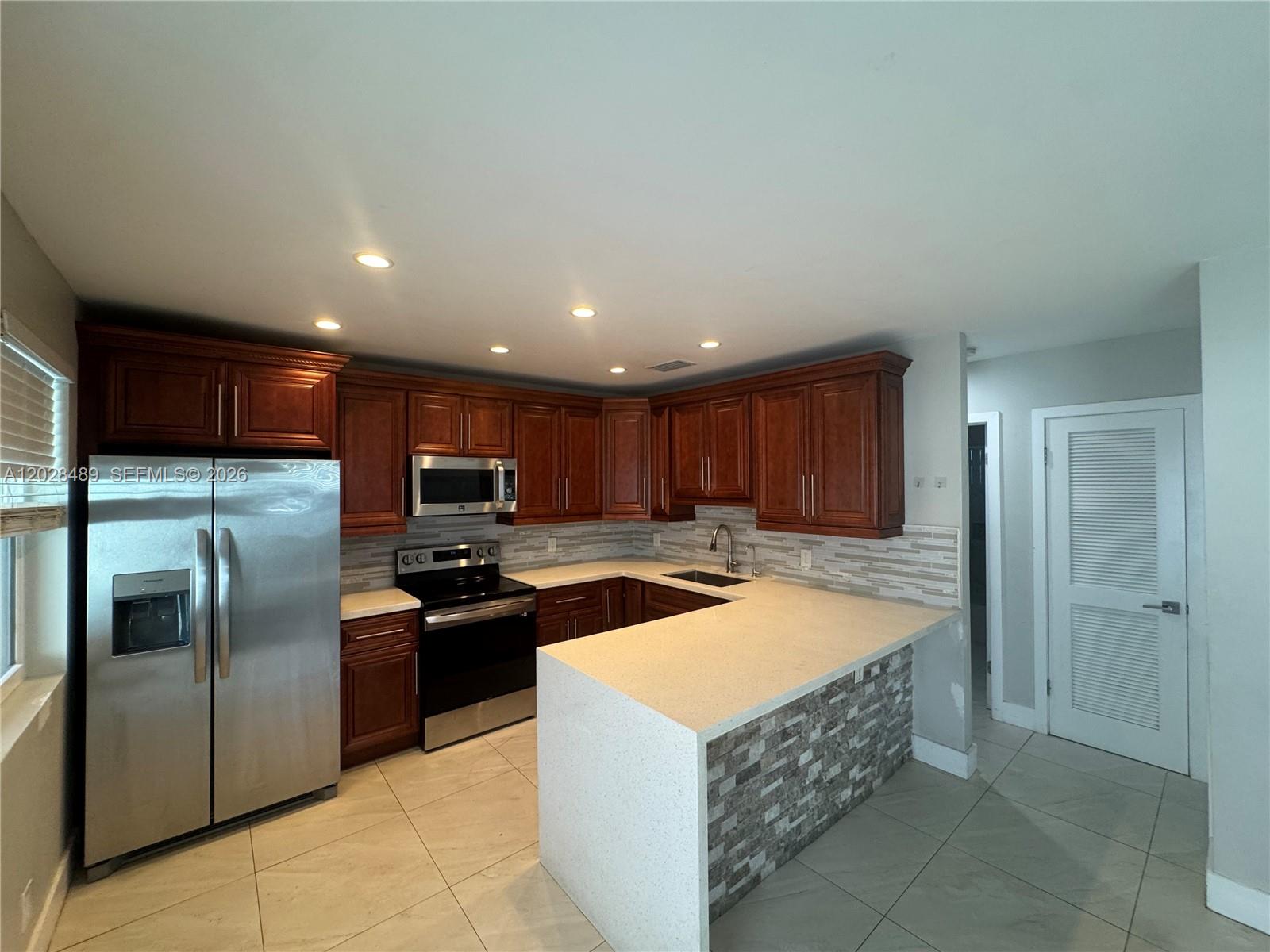 125 SE 4th Avenue 2, Hallandale Beach, FL 33009, Hallandale Beach