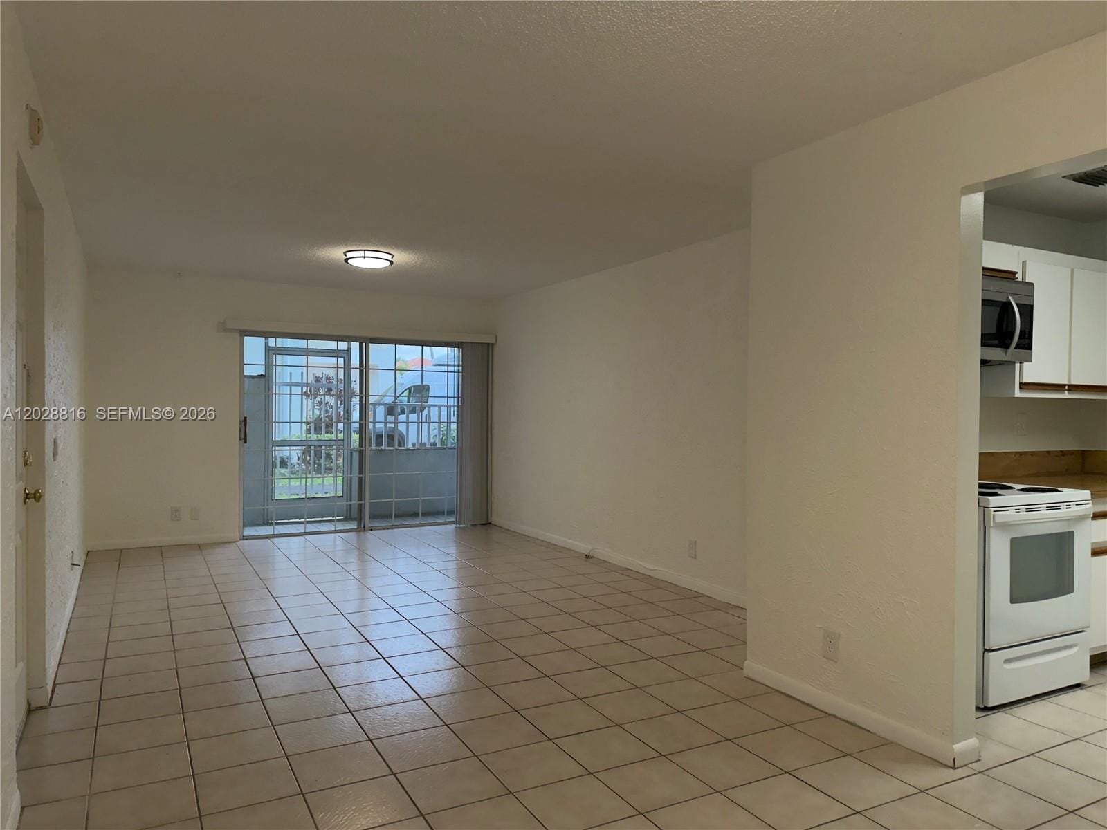 10441 Mahogany Key Circle 106, Miami, FL 33196 photo 3