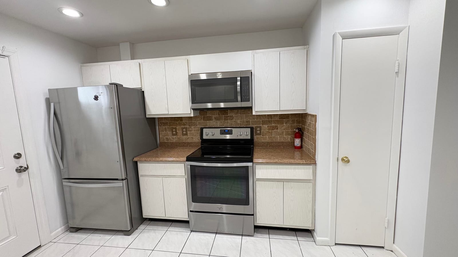 879 NE 195th Street 227, Miami, FL 33179 photo 13