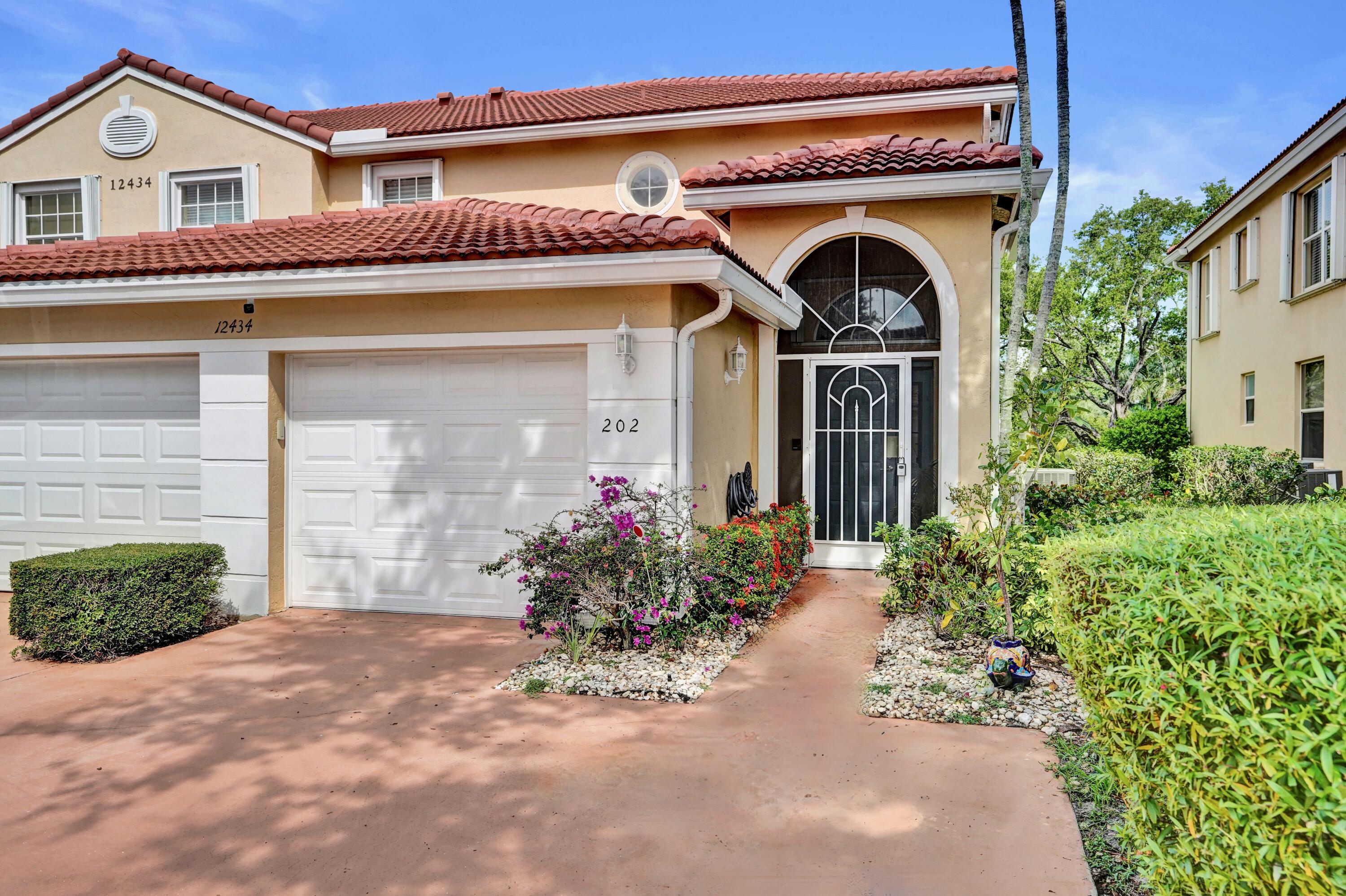 12434 Crystal Pointe Drive 202, Boynton Beach, FL 33437