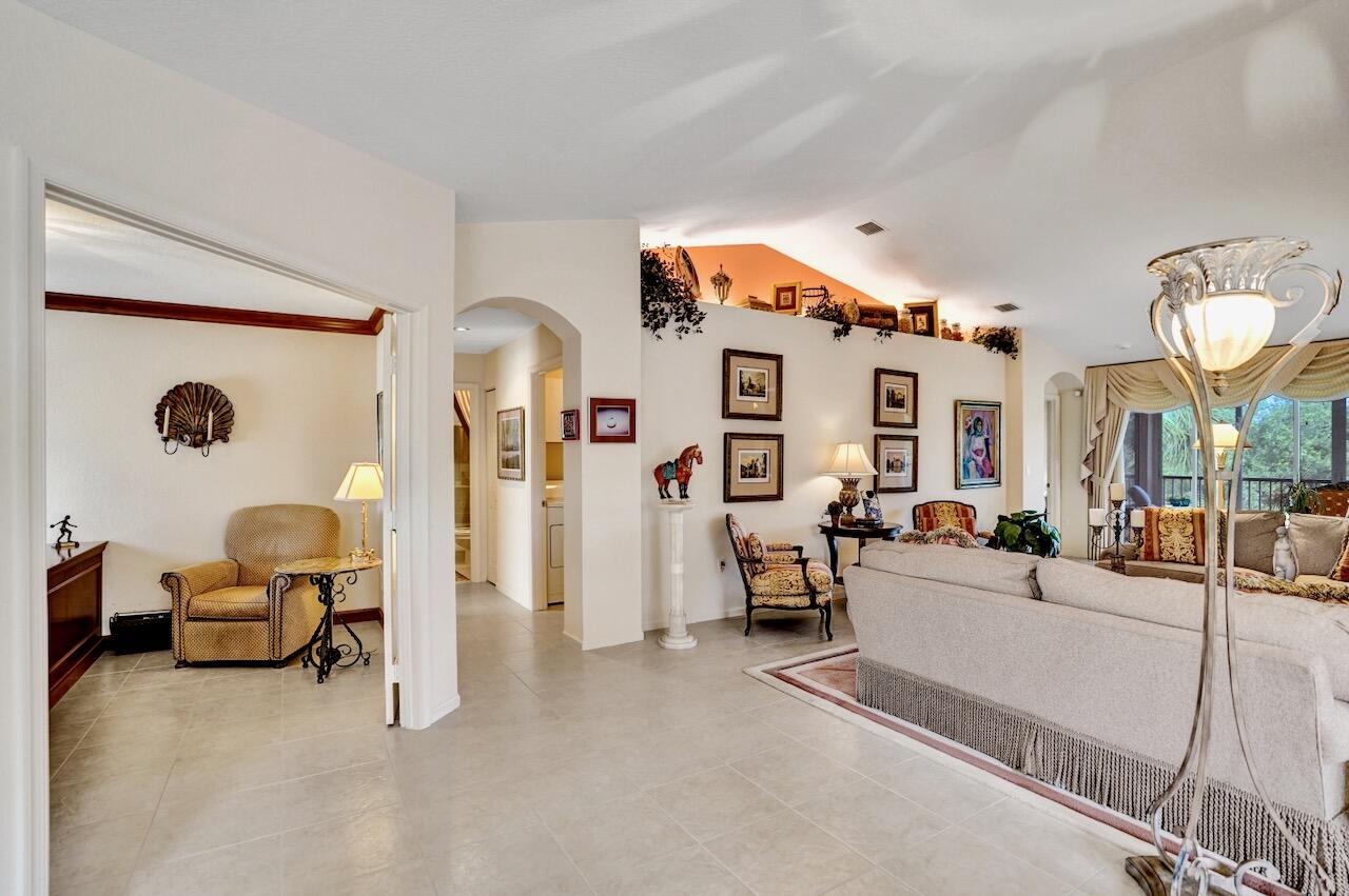 12434 Crystal Pointe Drive 202, Boynton Beach, FL 33437 photo 11