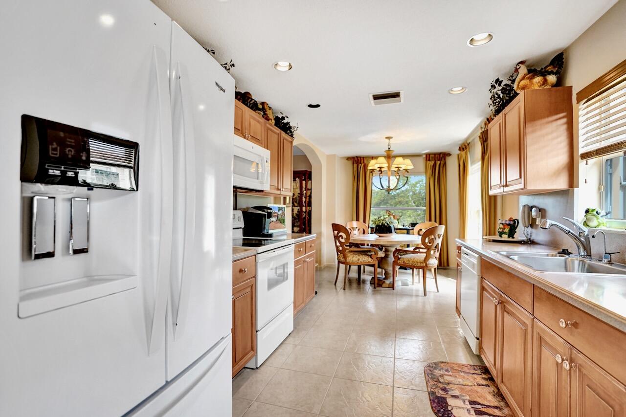 12434 Crystal Pointe Drive 202, Boynton Beach, FL 33437 photo 24
