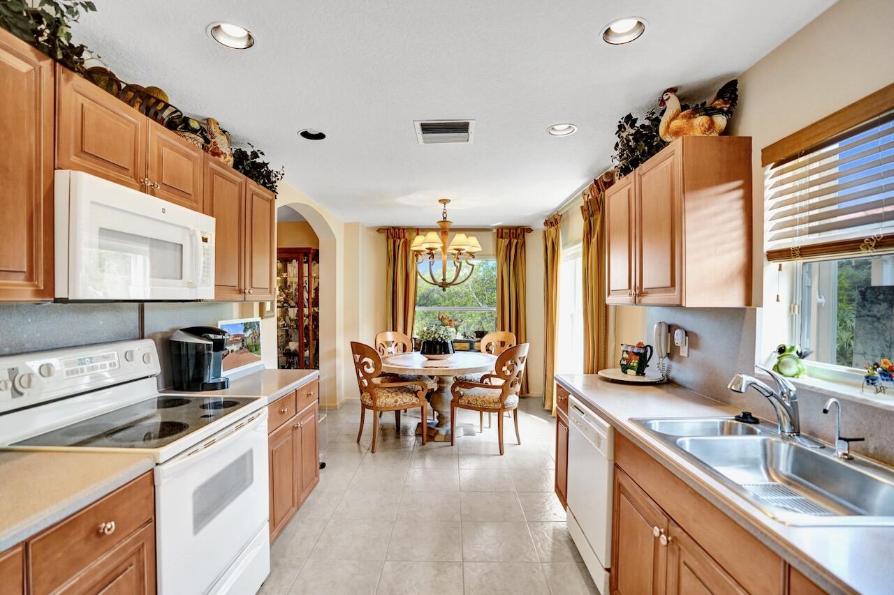 12434 Crystal Pointe Drive 202, Boynton Beach, FL 33437 photo 26