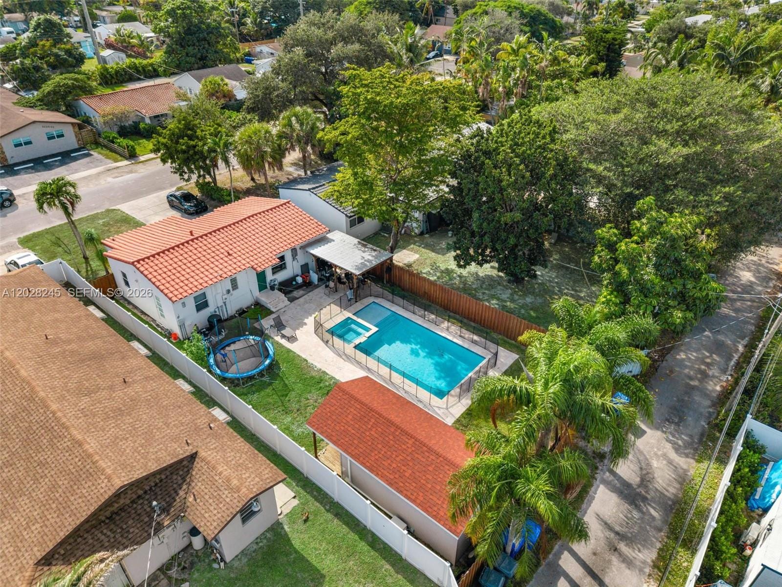 2215 Cleveland Street, Hollywood, FL 33020 photo 2