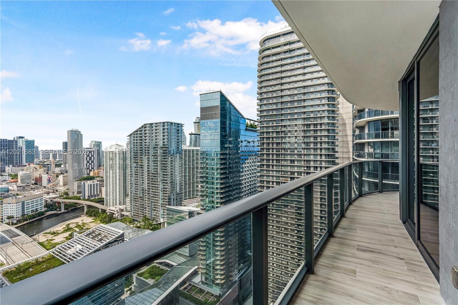 55 SW 9th Street 4001 — photo 2
