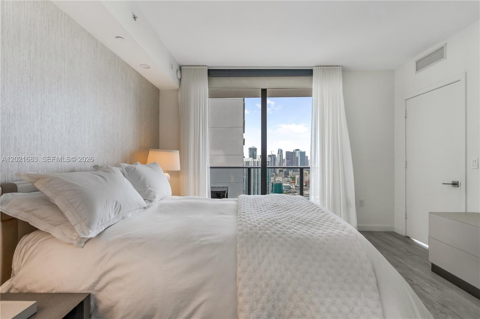 55 SW 9th Street 4001 — photo 11