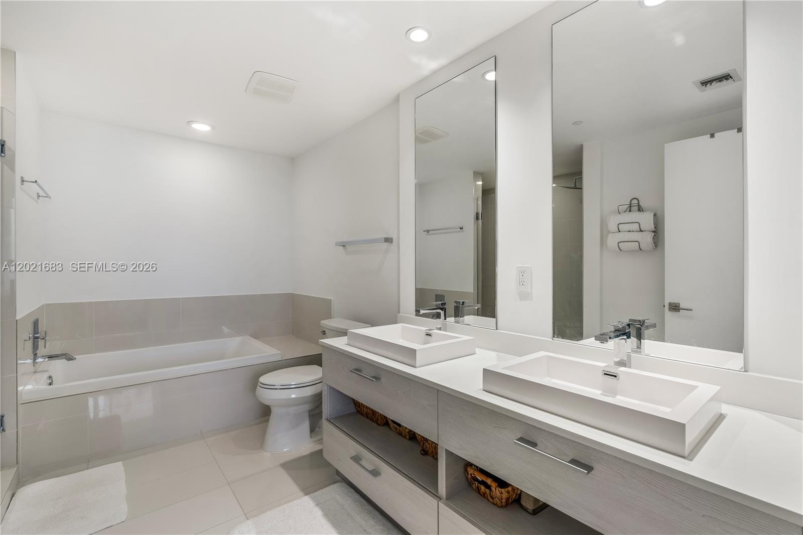 55 SW 9th Street 4001 — photo 12