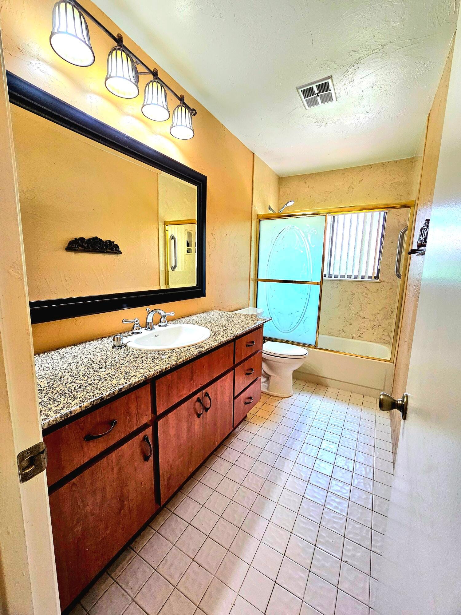 566 Village Lake Drive, Weston, FL 33326 photo 19