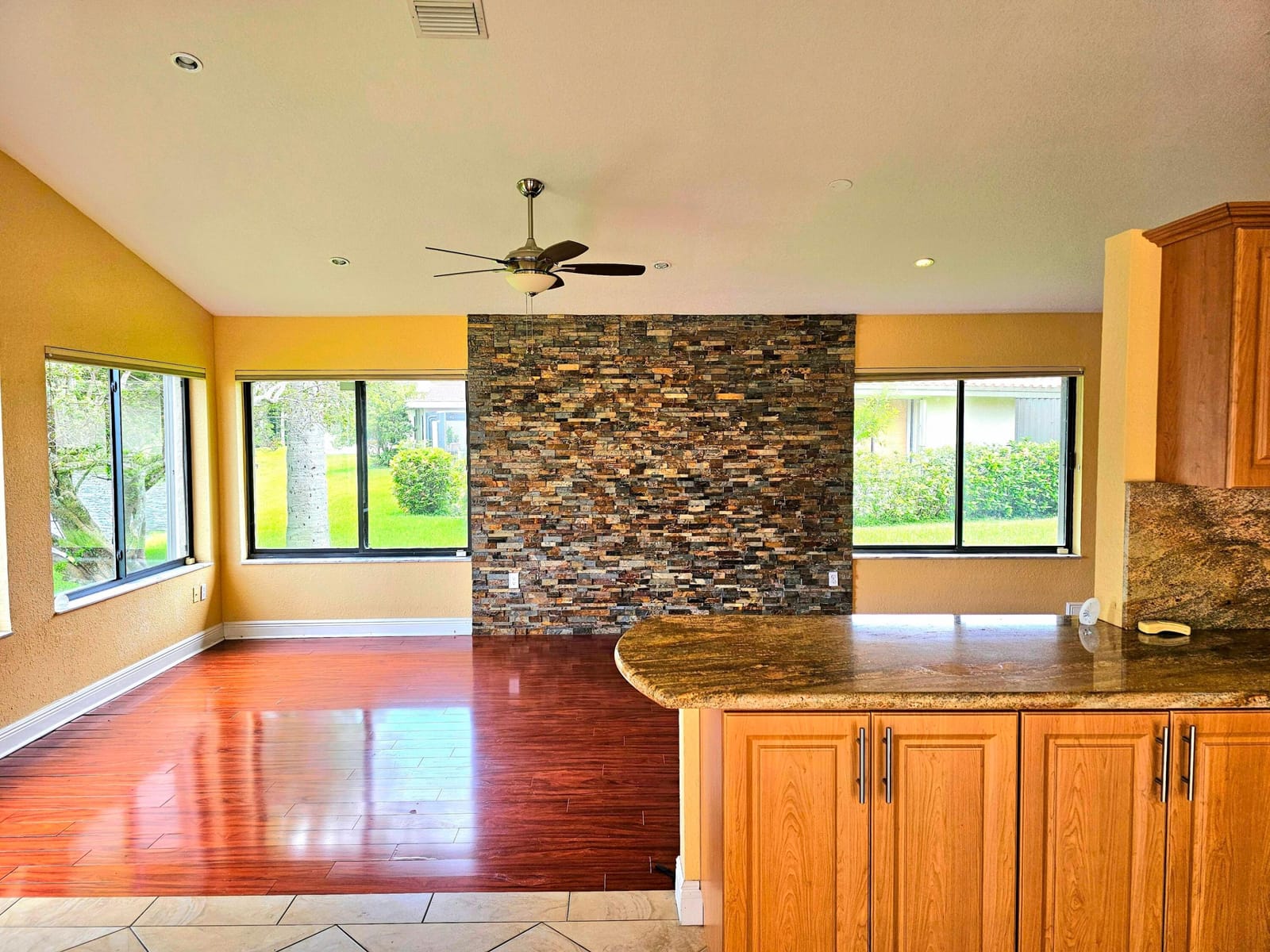 566 Village Lake Drive — photo 6