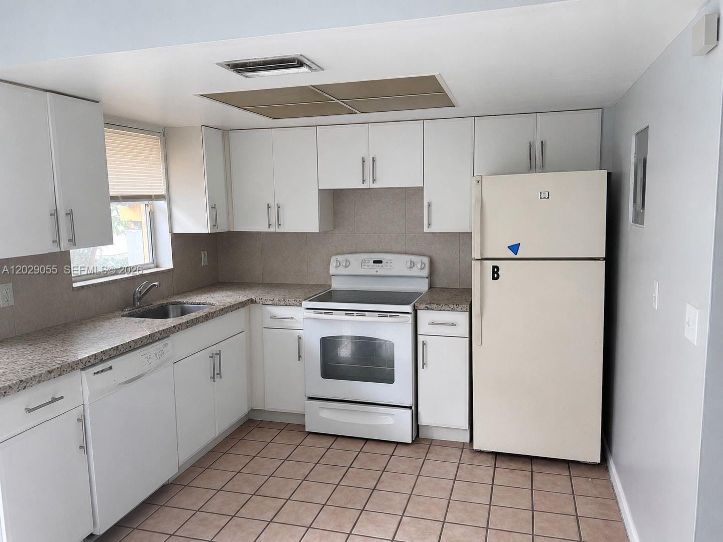 2512 NW 52nd Avenue 22B — photo 12