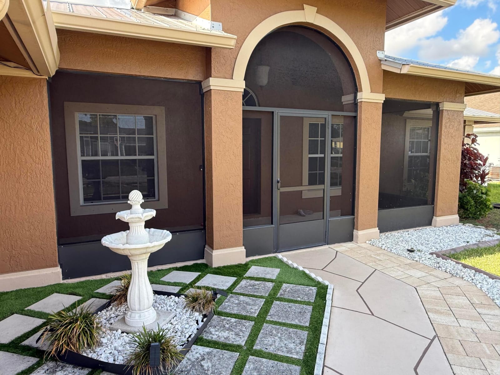 1481 SW Jacksonville Avenue — photo 3