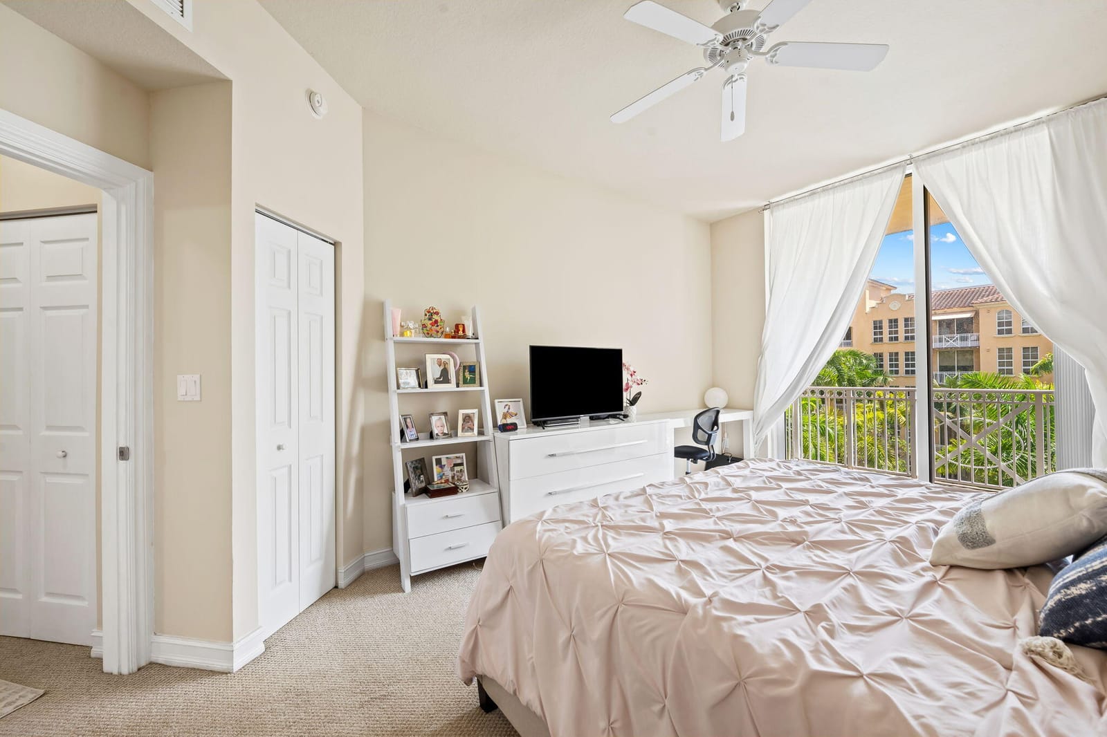 3001 NE 185th Street 536 — photo 11