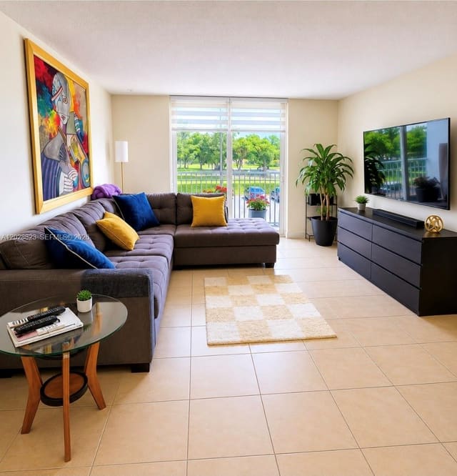 16851 NE 23rd Avenue B214, North Miami Beach, FL 33160