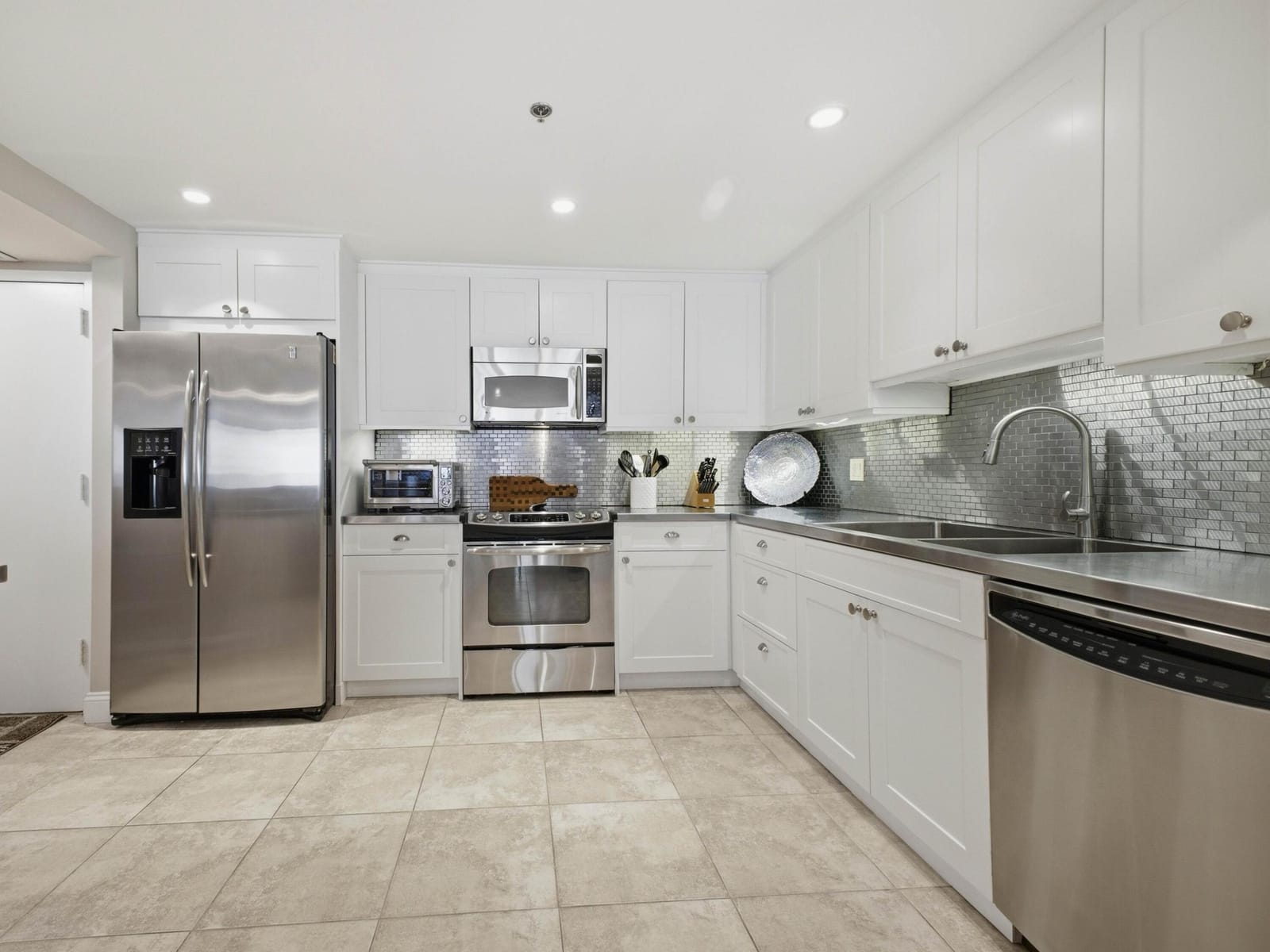 3009 S Ocean Boulevard 205, Highland Beach, FL 33487 photo 9