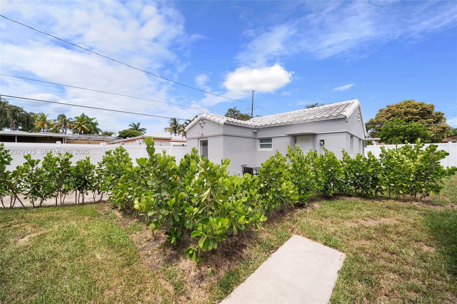 1625 Hollywood Boulevard 2, Hollywood, FL 33020, Hollywood