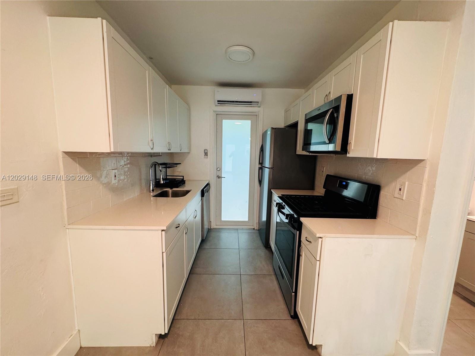 75 Washington Avenue 10, Miami Beach, FL 33139 photo 3