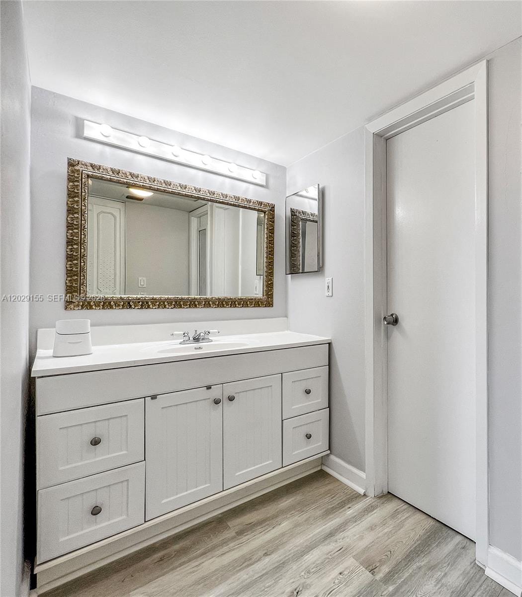 3475 N Country Club Drive 503, Aventura, FL 33180 photo 12