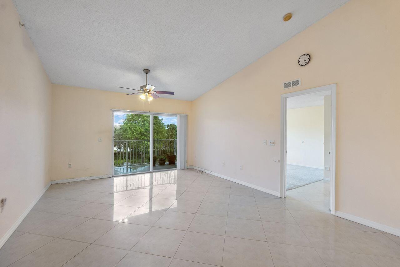 5011 Wiles Road Unit 303 — photo 11