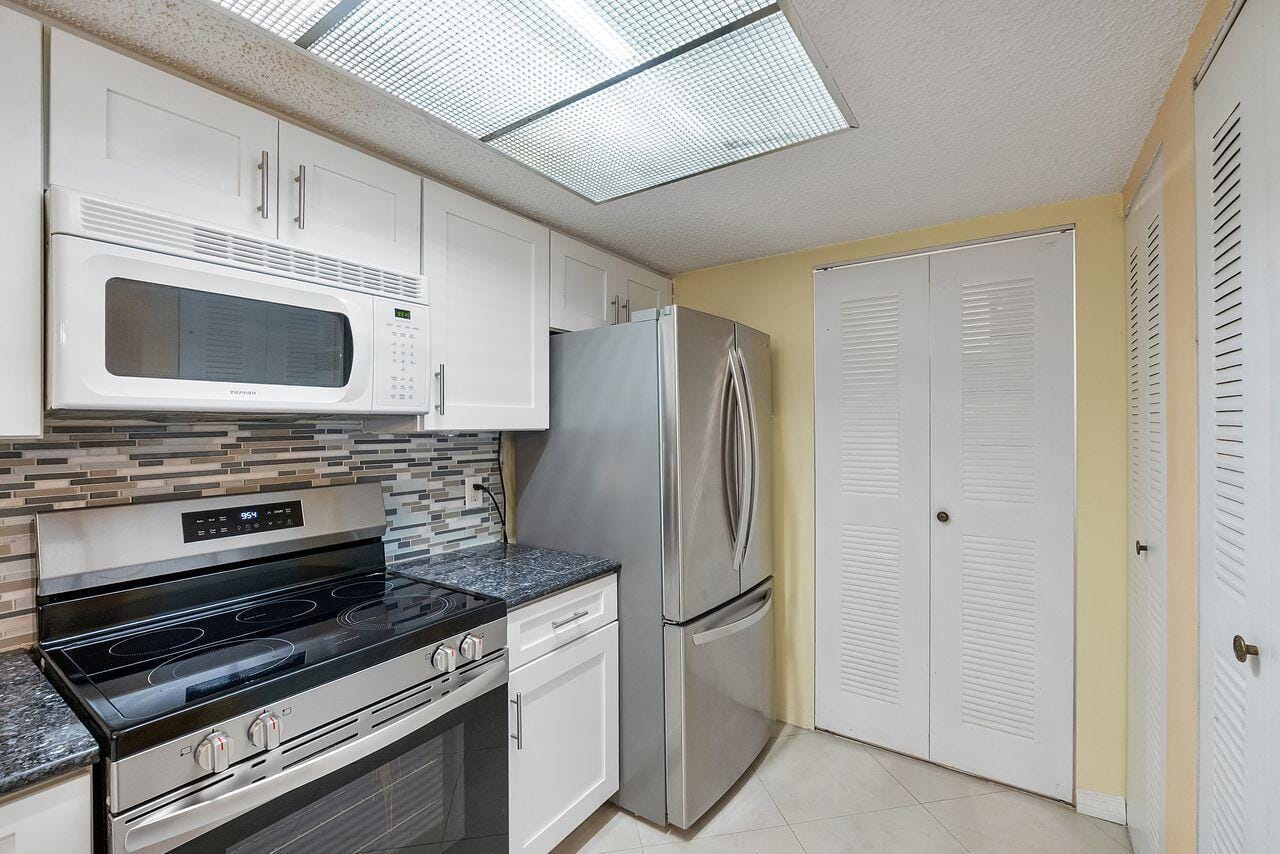 5011 Wiles Road Unit 303, Coconut Creek, FL 33073 photo 15