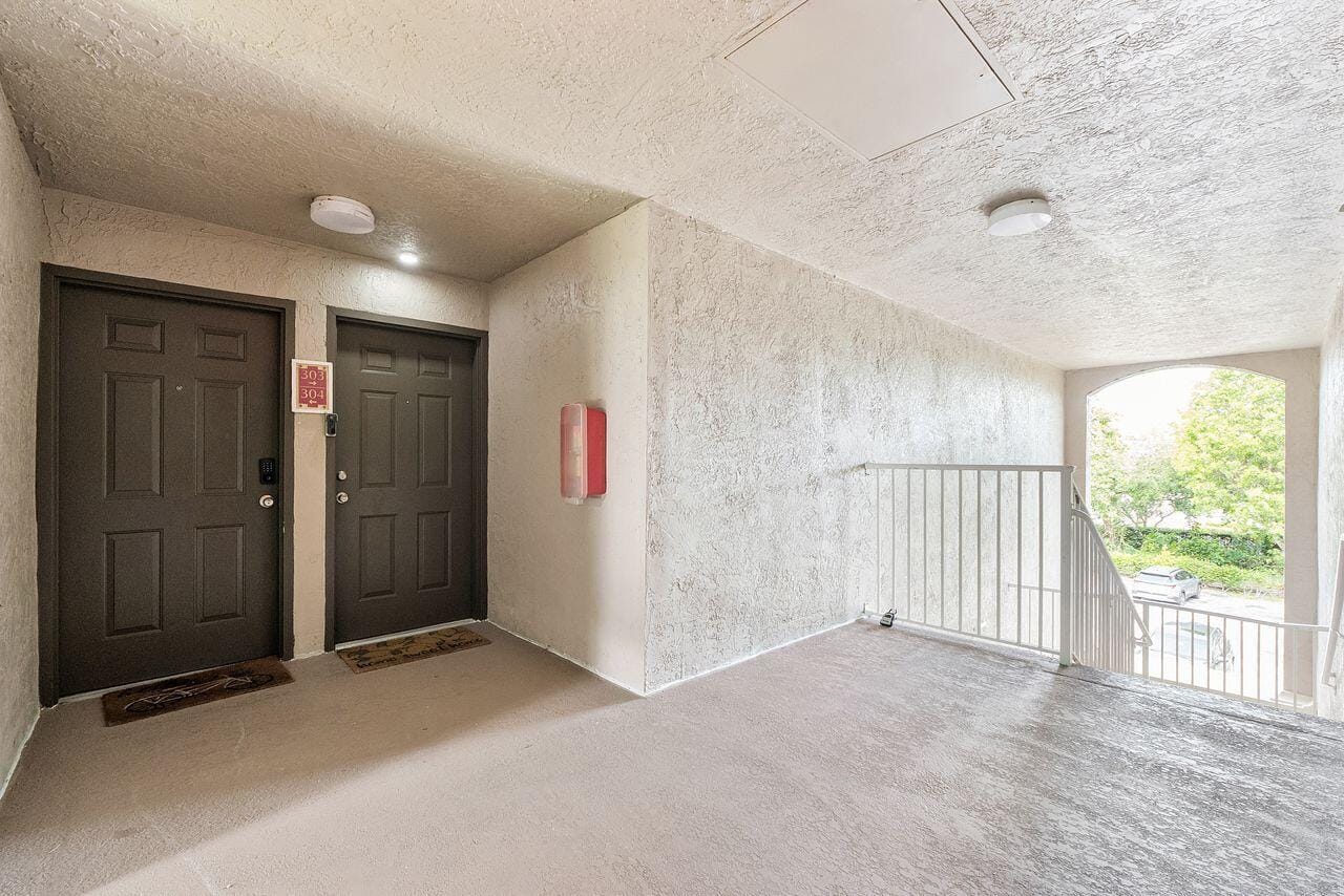 5011 Wiles Road Unit 303, Coconut Creek, FL 33073 photo 18