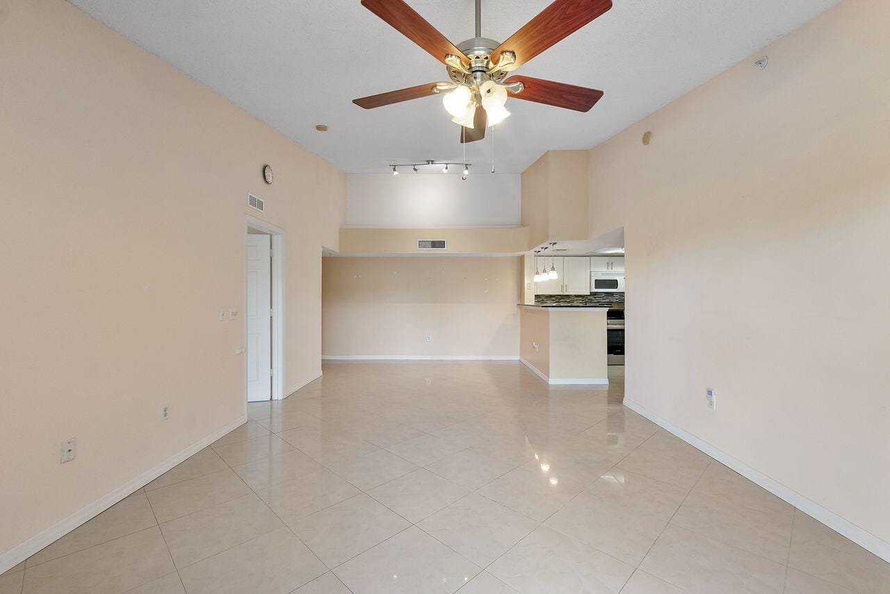 5011 Wiles Road Unit 303, Coconut Creek, FL 33073 photo 22