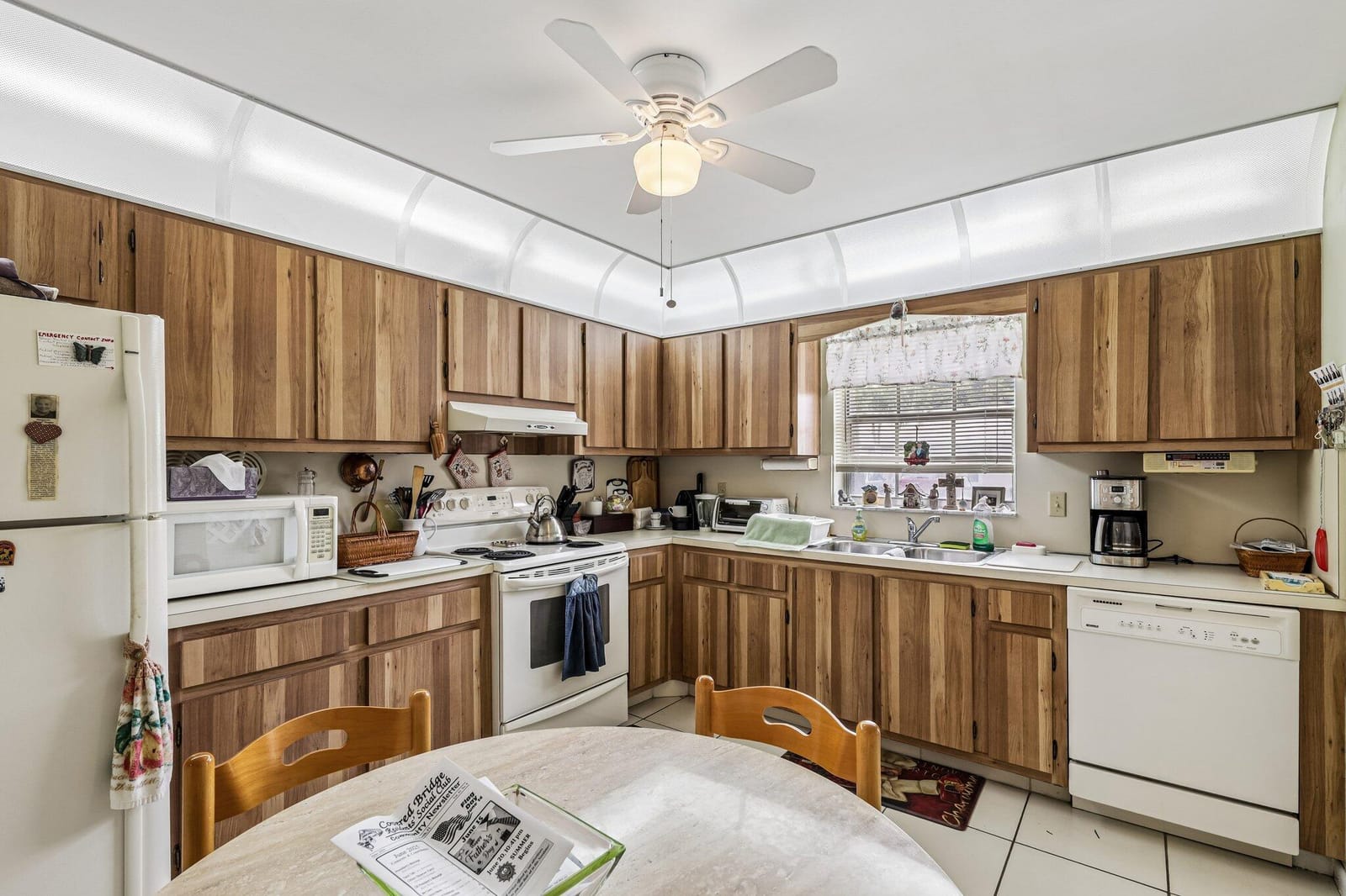 475 Holyoke Lane — photo 3