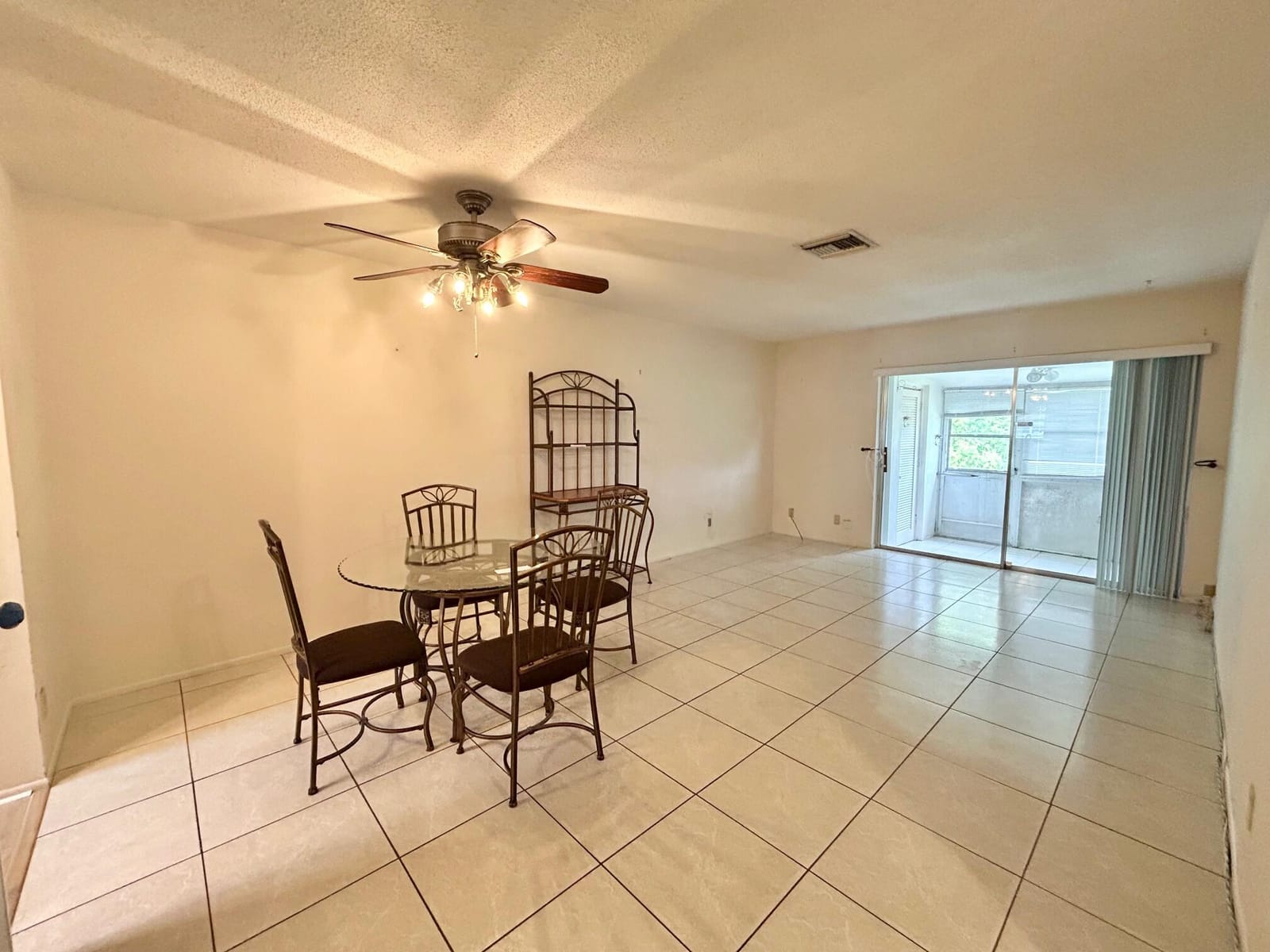 2854 E Ashley Dr Drive E B — photo 5