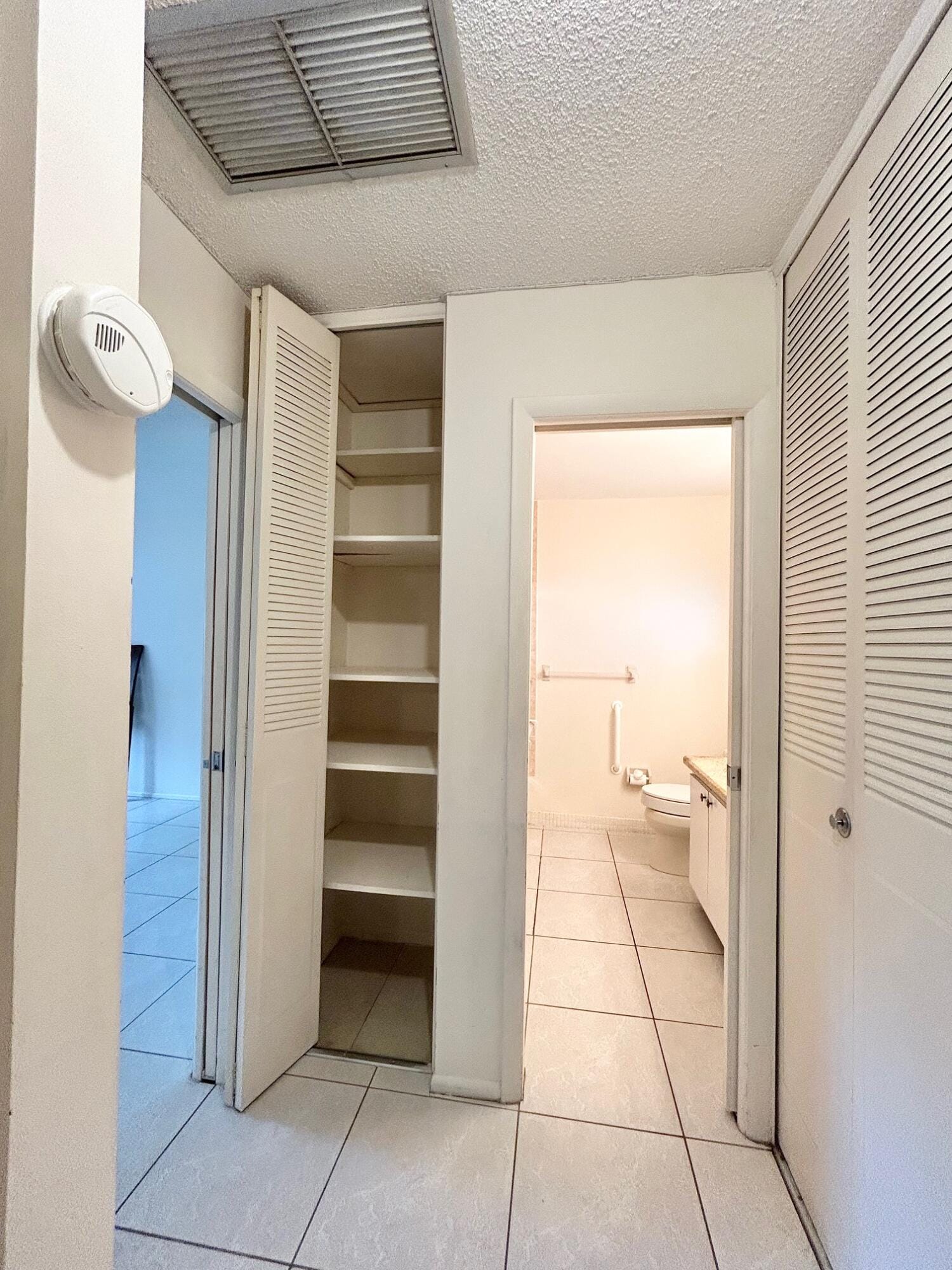 2854 E Ashley Dr Drive E B — photo 10