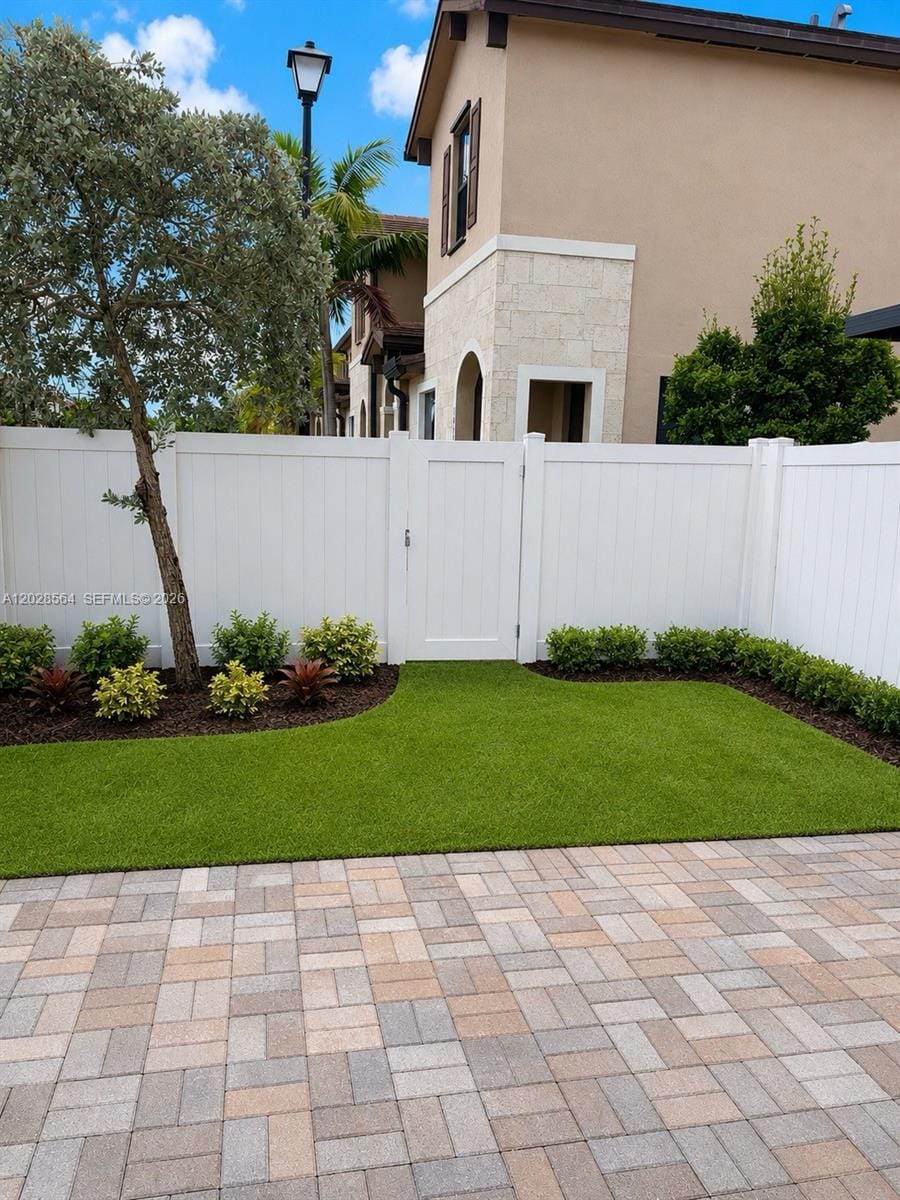 3368 W 105th Terrace, Hialeah, FL 33018 photo 4