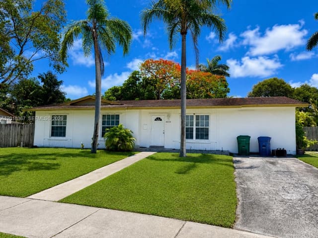 18054 SW 92nd Court, Palmetto Bay, FL 33157