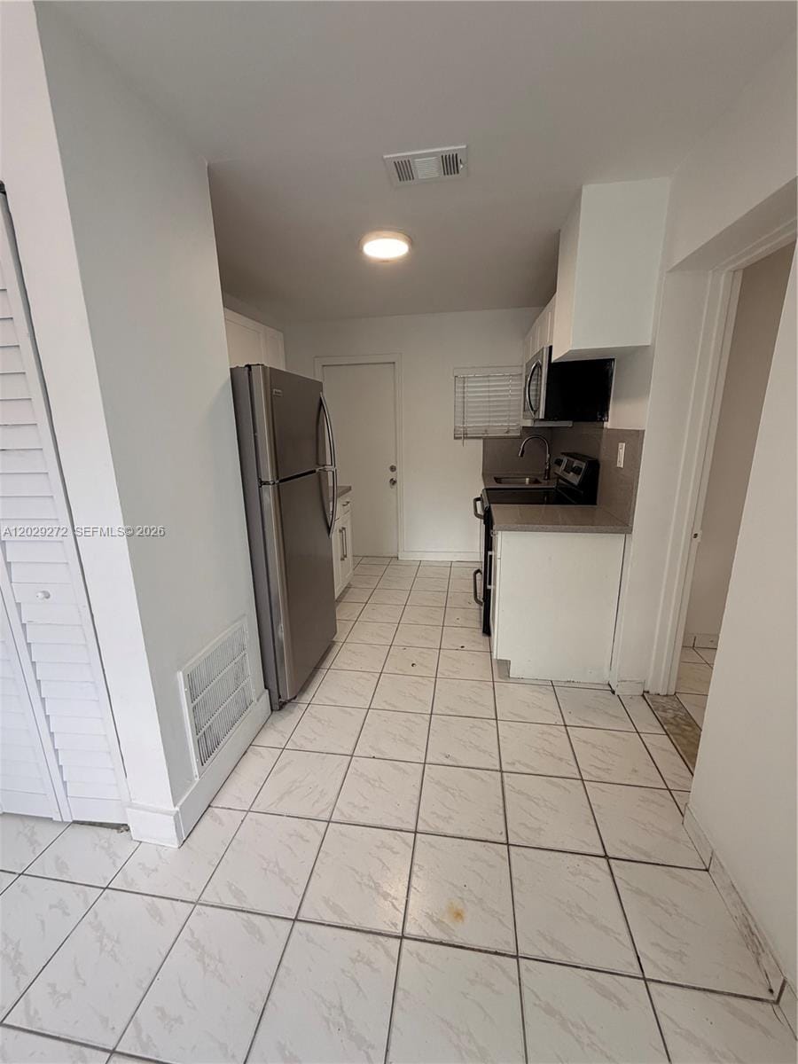 2420 NW 31st Street 3 — photo 3