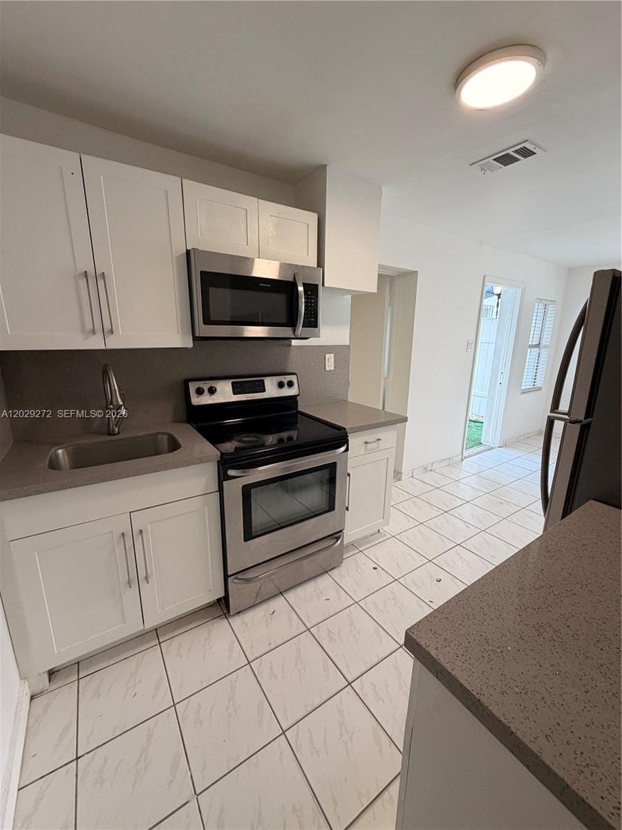 2420 NW 31st Street 3 — photo 5