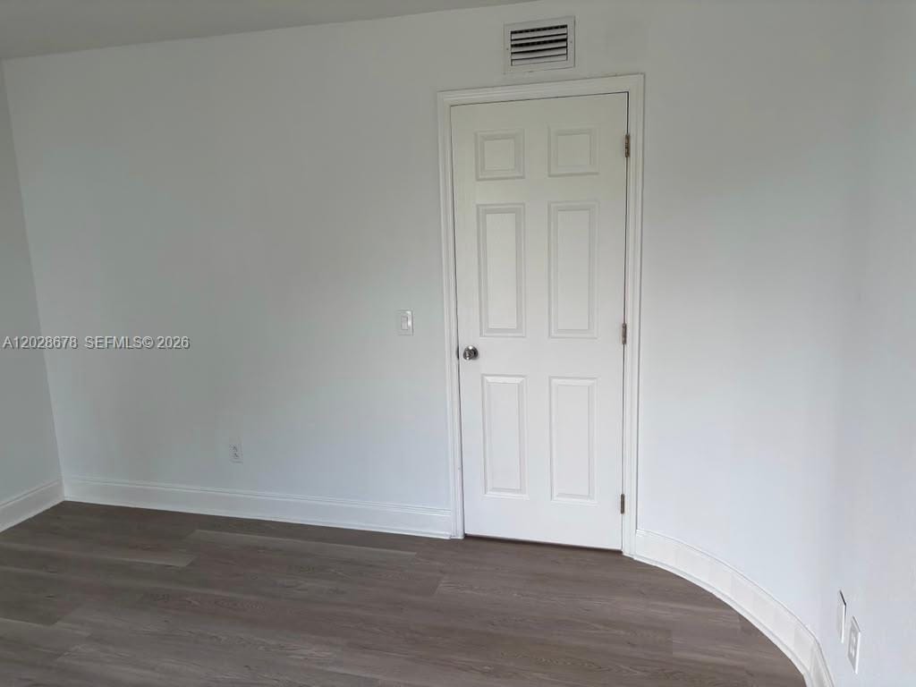 492 NW 165th St Road C-211, Miami, FL 33169 photo 24