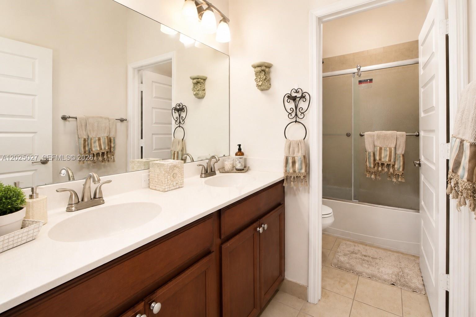 19220 NE 9th Place, Miami, FL 33179 photo 28