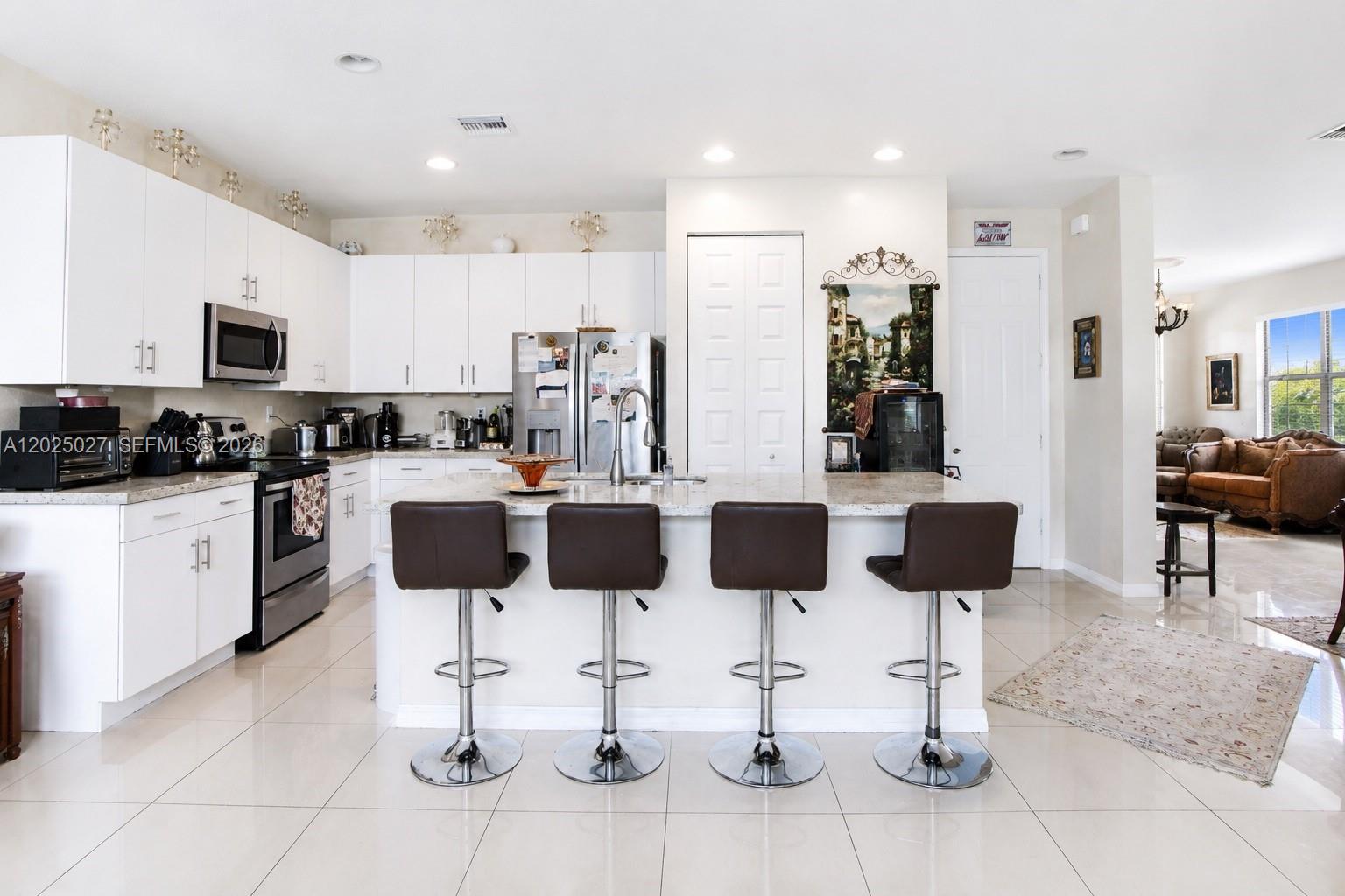 19220 NE 9th Place, Miami, FL 33179 photo 7