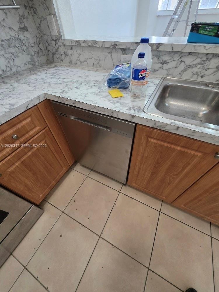 1661 SE 29th Court 209 — photo 8