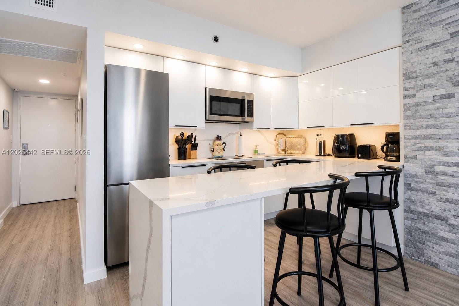 19201 Collins Avenue 916 — photo 5