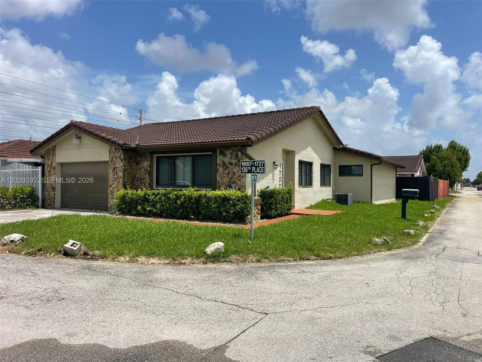 1727 SW 136th Place — photo 1