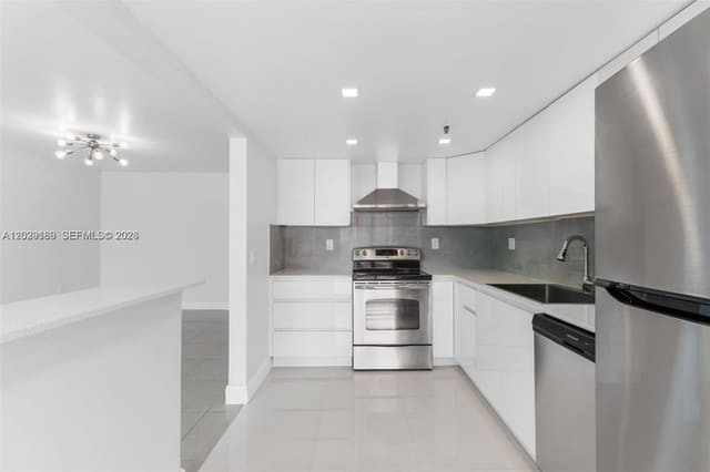 17890 W Dixie Hwy 501 Highway 501, North Miami Beach, FL 33160